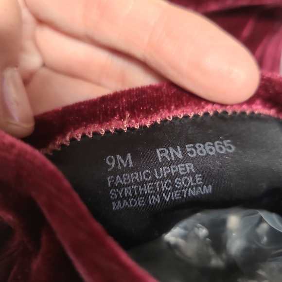 Abound Burgundy crushed velvet ankle boots - Picture 9 of 9